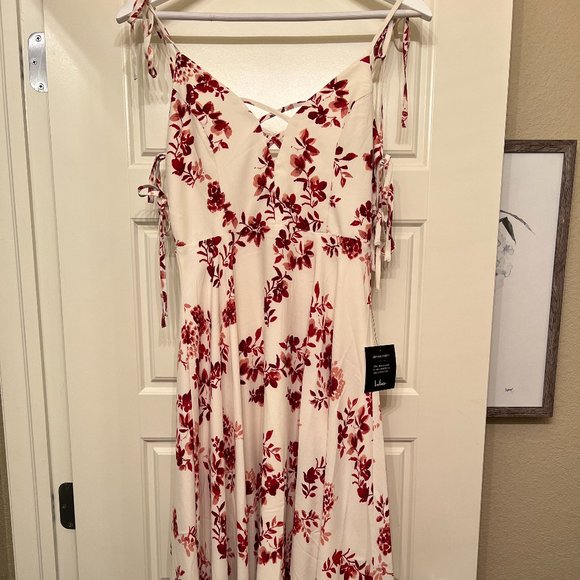 Flirty & Fun Floral Summer Dress - Picture 1 of 7